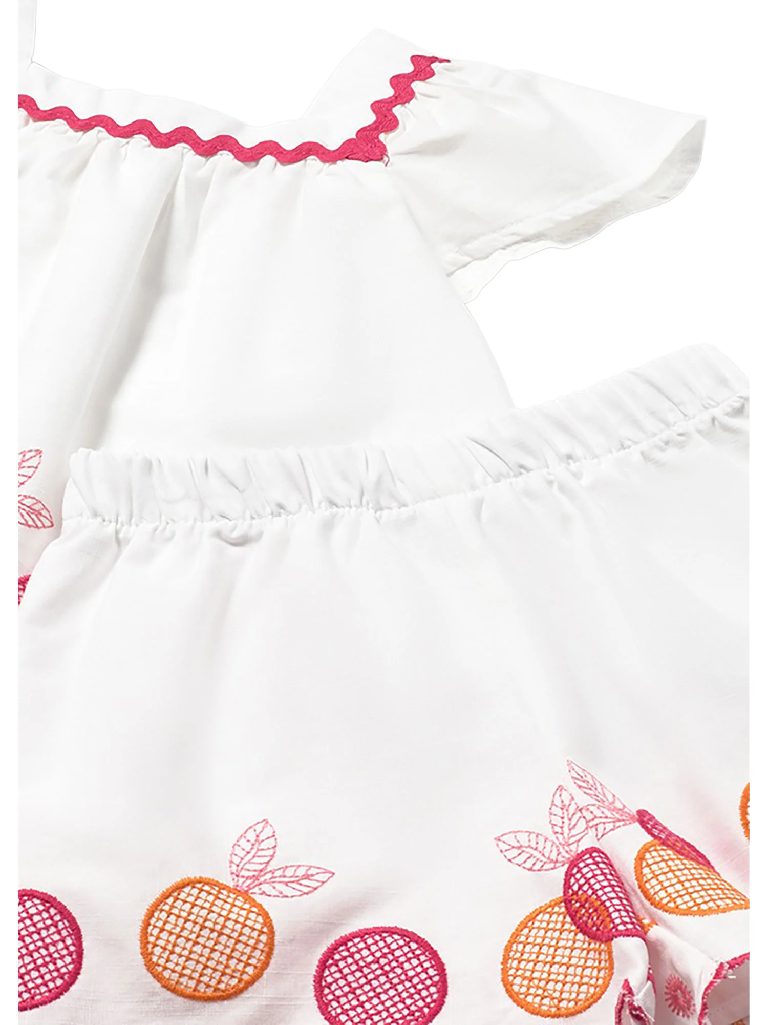 Completo Mayoral Bambina blusa e shorts con ricamo bianco - Image 3