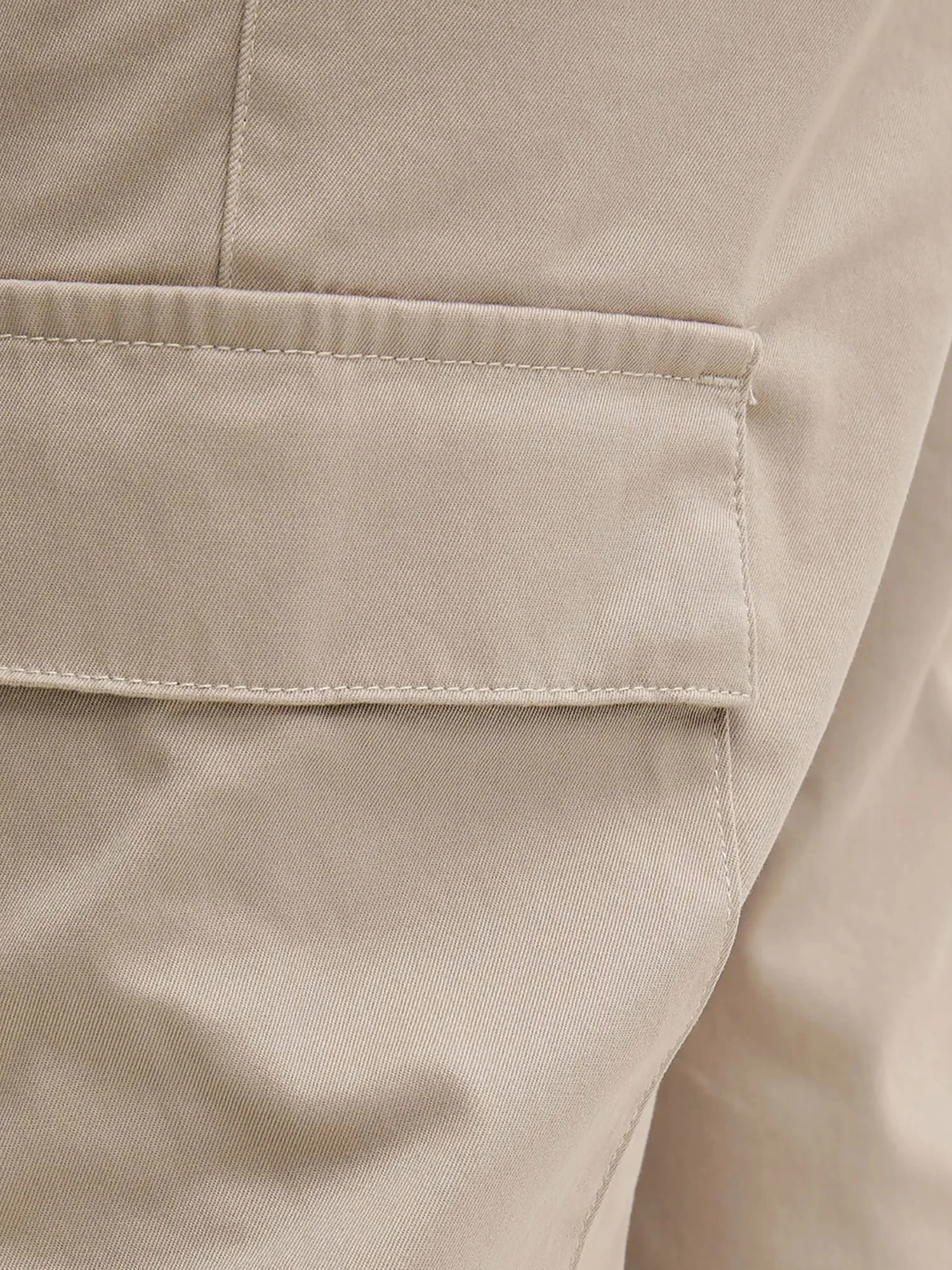 Pantaloni slim fit cargo in cotone kaki - Image 3