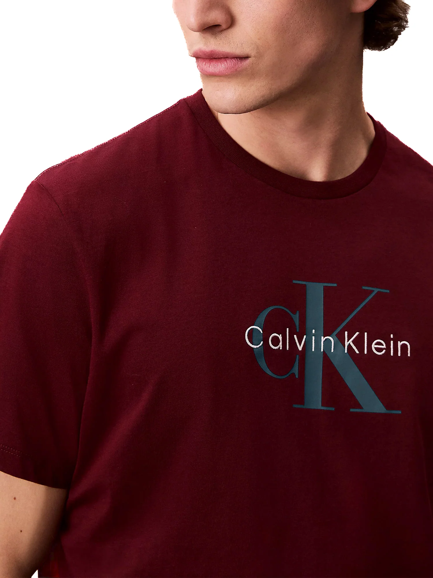 T-shirt Calvin Klein con logo frontale bordeaux - Image 5